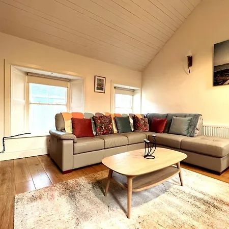بيت للعطل & Stylish Townhouse غالواي